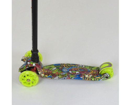 Дитячий самокат Best Scooter A 24647. Пластмасовий, 4 PU колеса з підсвічуванням. Зелений