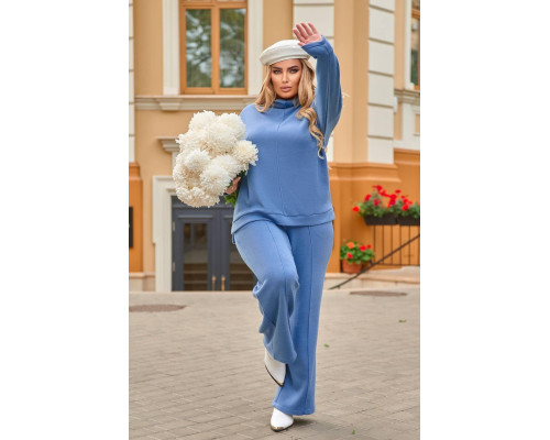 Жіночий костюм ангора синій