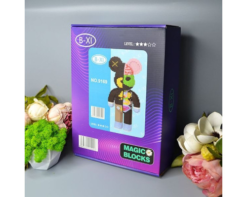Конструктор Magic Blocks "Dissected Companion" на 4955 деталей. Ведмедик Bearbrick 50 см