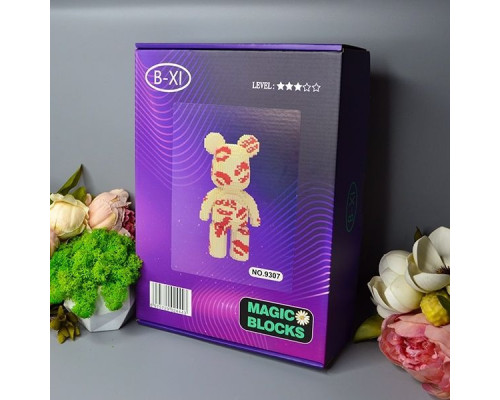 Конструктор Magic Blocks "Kisses" на 3031 деталь. Ведмедик Bearbrick 40,5 см